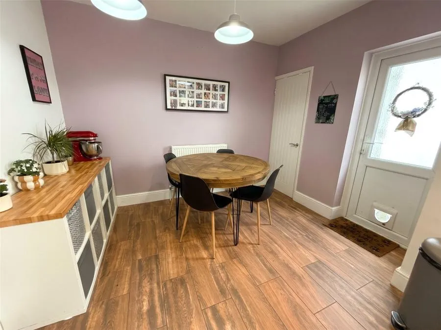 Guildford Road, Bagshot, GU19, photo 19