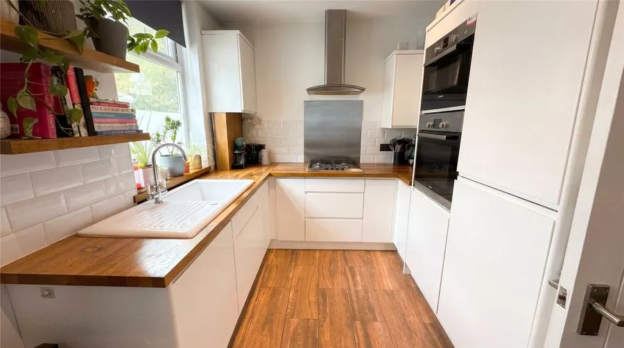 Guildford Road, Bagshot, GU19, photo 5