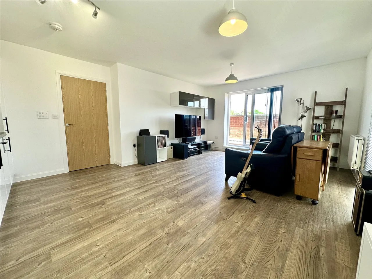 Robertson Way, Basingstoke, Hampshire, RG21 6BJ, photo 5