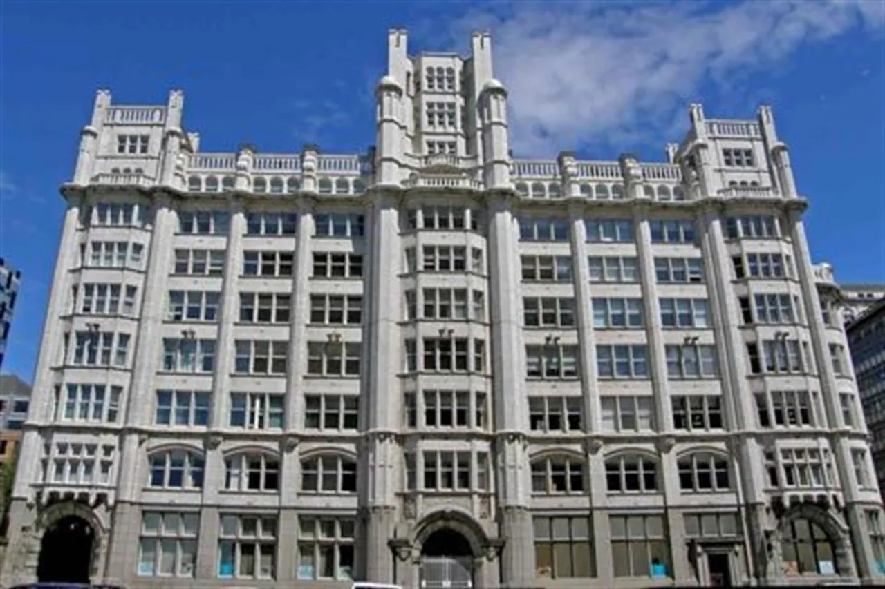 2 bed flat to rent — Tower Building, 22 Water Street, Liverpool, L3 1BA