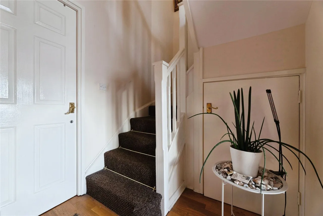 Birch Grove, London, E11, photo 8