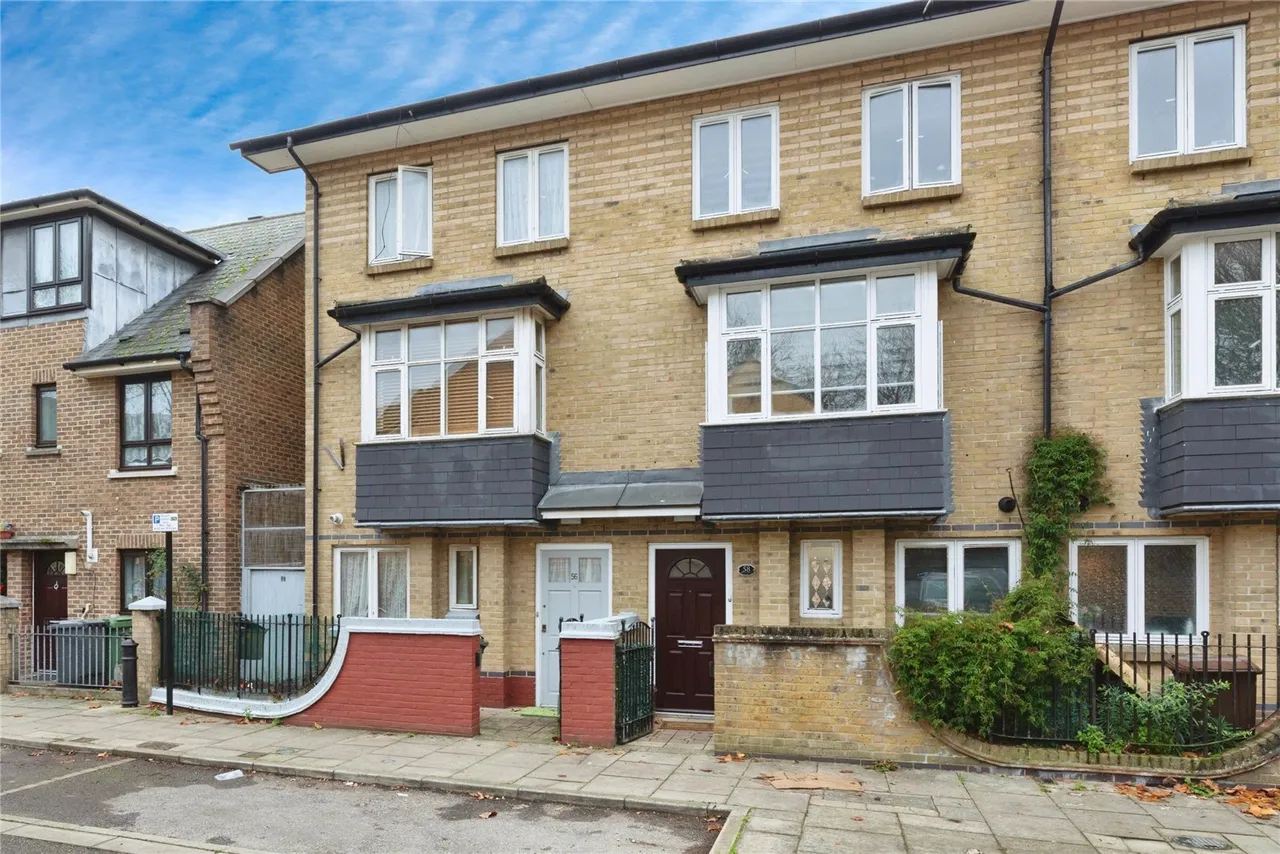 Birch Grove, London, E11, photo 18