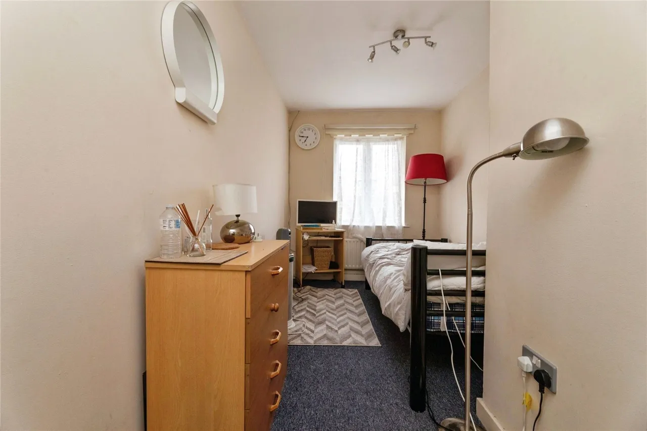 Birch Grove, London, E11, photo 9