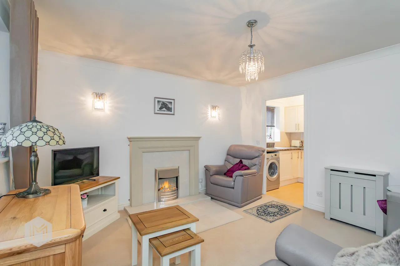 Greenmount Court, Bolton, BL1 5HD, photo 2