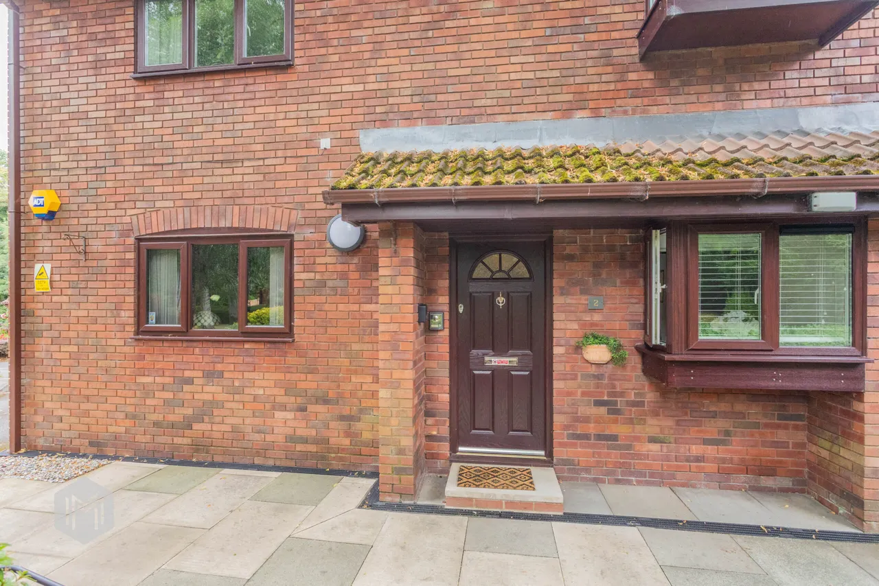 Greenmount Court, Bolton, BL1 5HD, photo 9