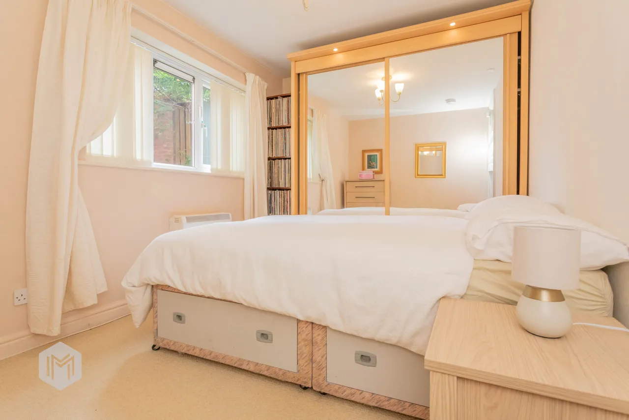 Greenmount Court, Bolton, BL1 5HD, photo 14