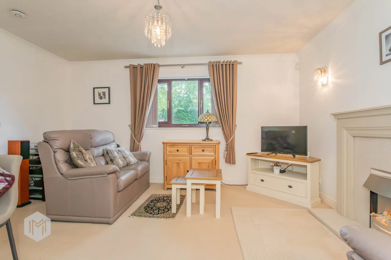 Greenmount Court, Bolton, BL1 5HD, photo 10