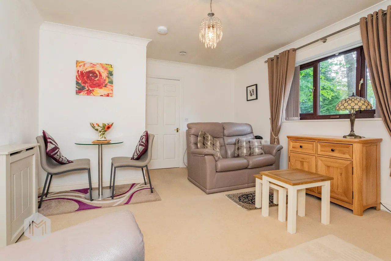Greenmount Court, Bolton, BL1 5HD, photo 8