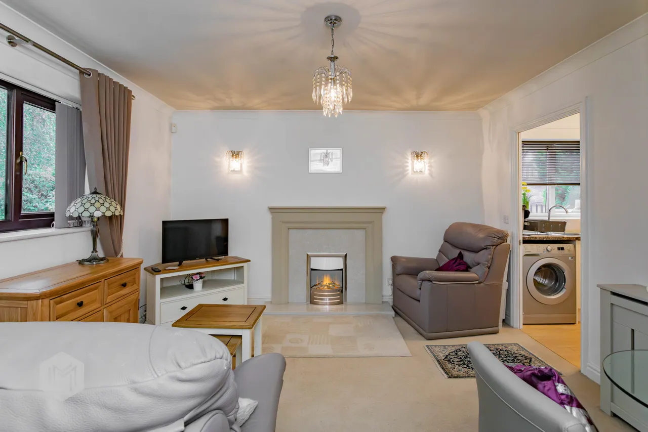 Greenmount Court, Bolton, BL1 5HD, photo 3