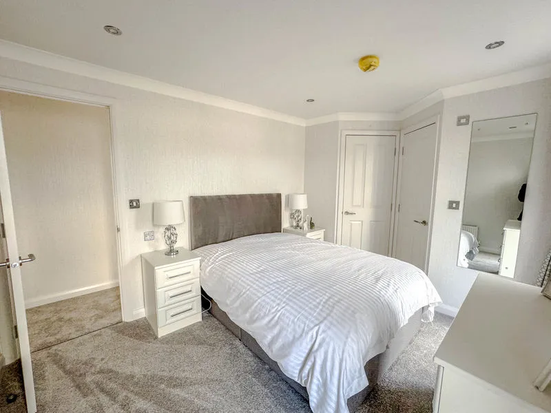 Weybridge Park Estate Weybridge Road, Addlestone KT15 2RF, photo 4