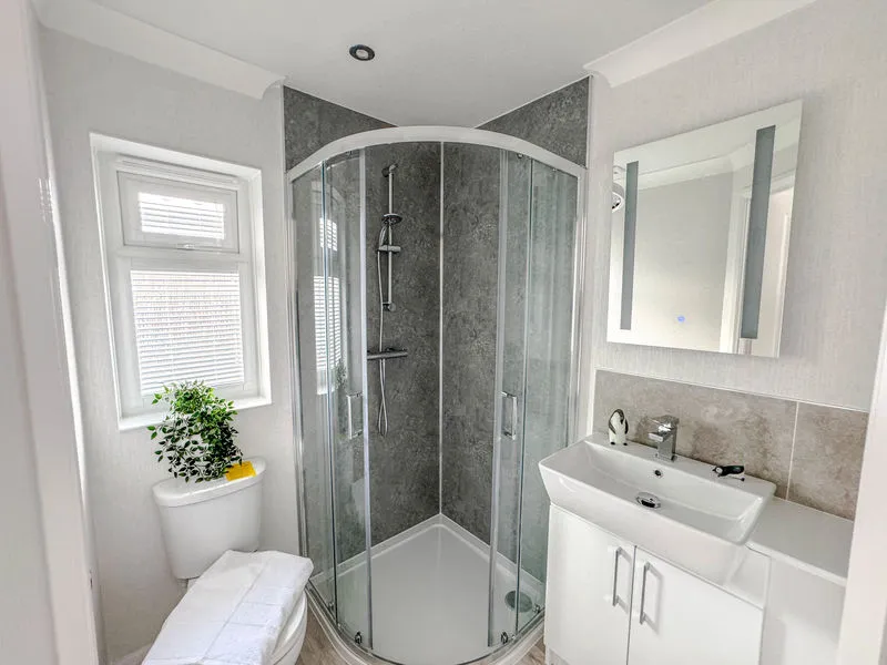 Weybridge Park Estate Weybridge Road, Addlestone KT15 2RF, photo 8