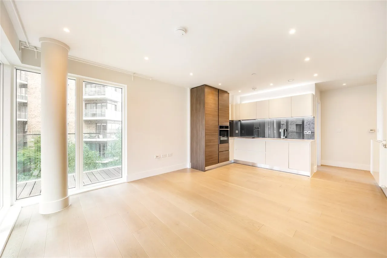 Kidbrooke Park Road, London, SE3, photo 2