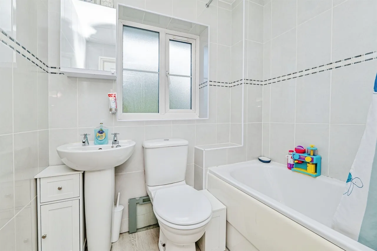 Ffordd Y Dolau, Llanharan, CF72, photo 12