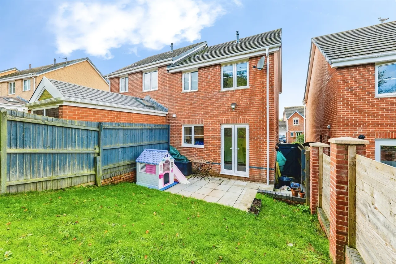Ffordd Y Dolau, Llanharan, CF72, photo 14