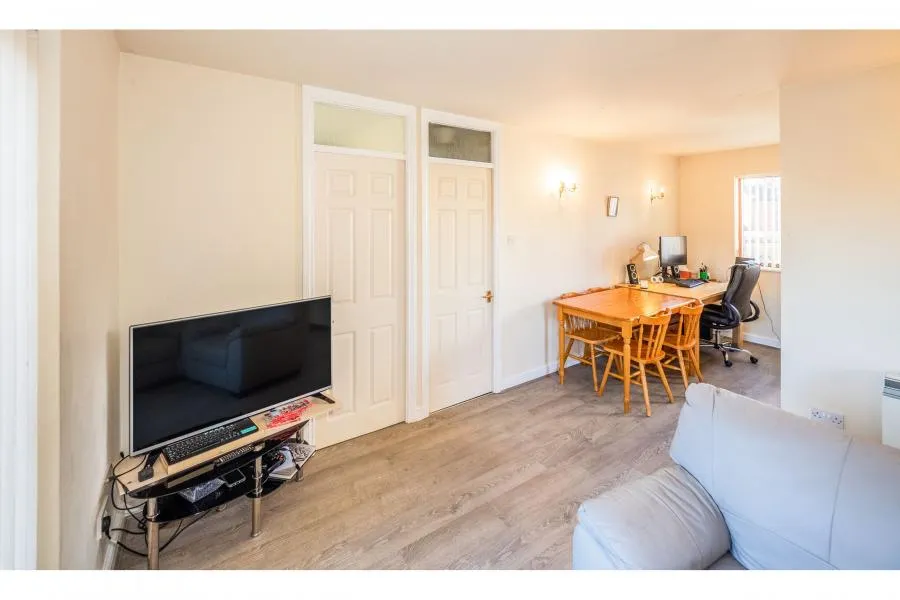 Alexandra Court, Kenilworth, CV8, photo 3