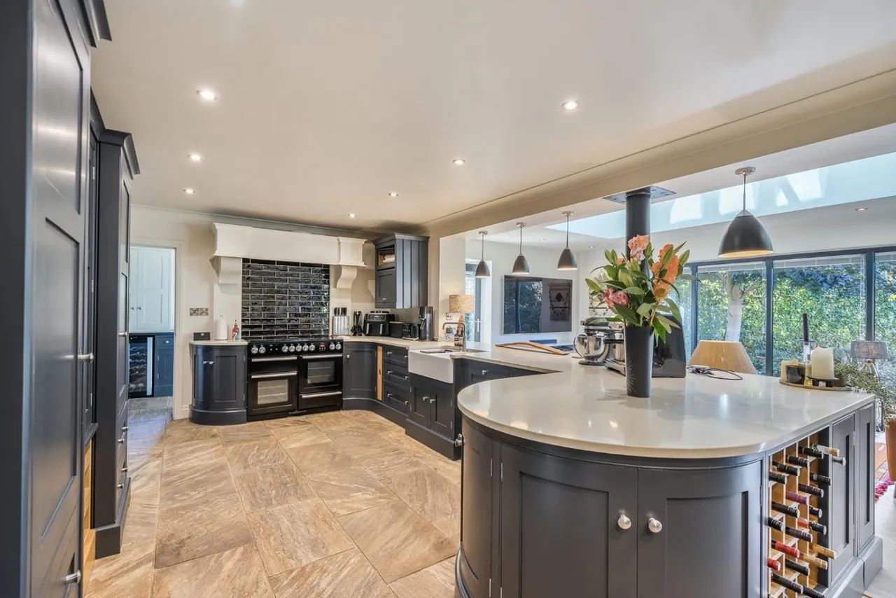 5 bed house for sale, Main Street, Monk Fryston, LS25