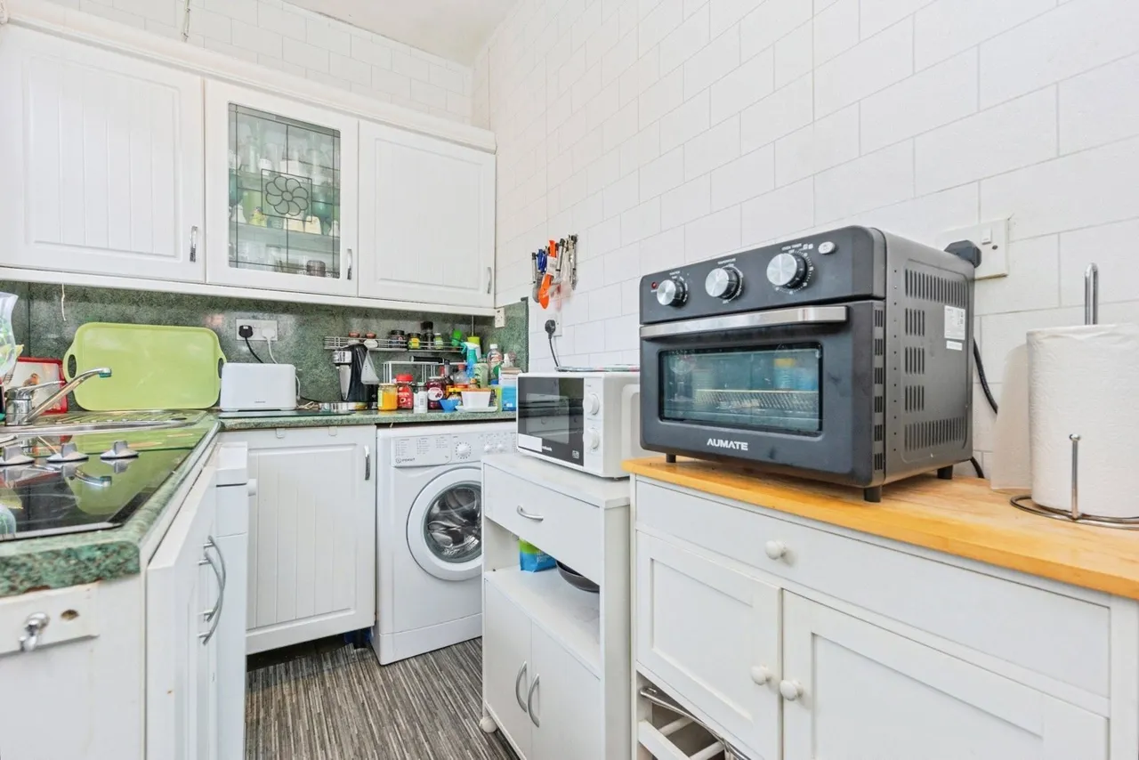 Lawrence Road, Urmston, M41, photo 4