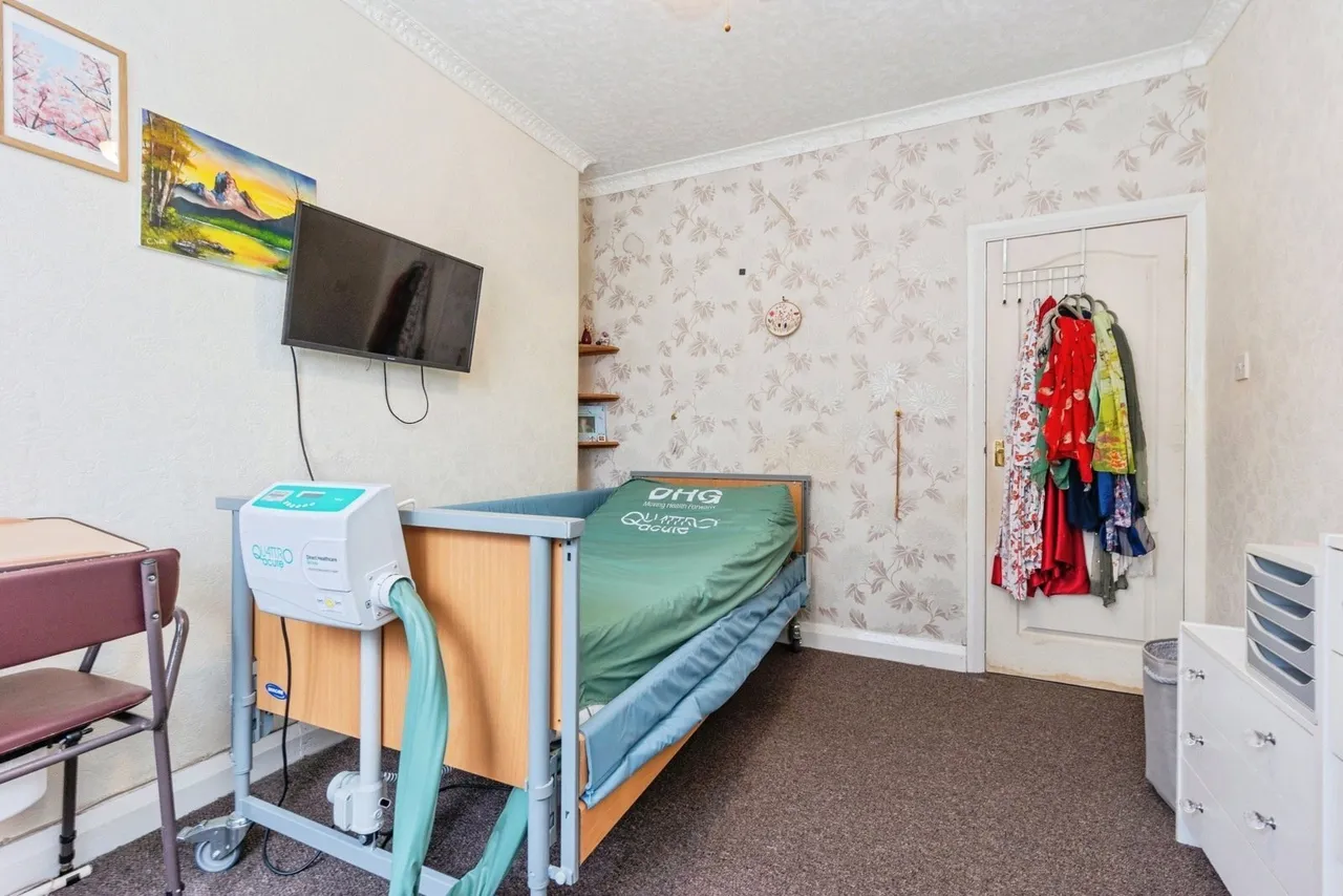 Lawrence Road, Urmston, M41, photo 7
