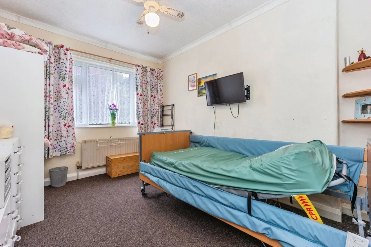 Lawrence Road, Urmston, M41, photo 5