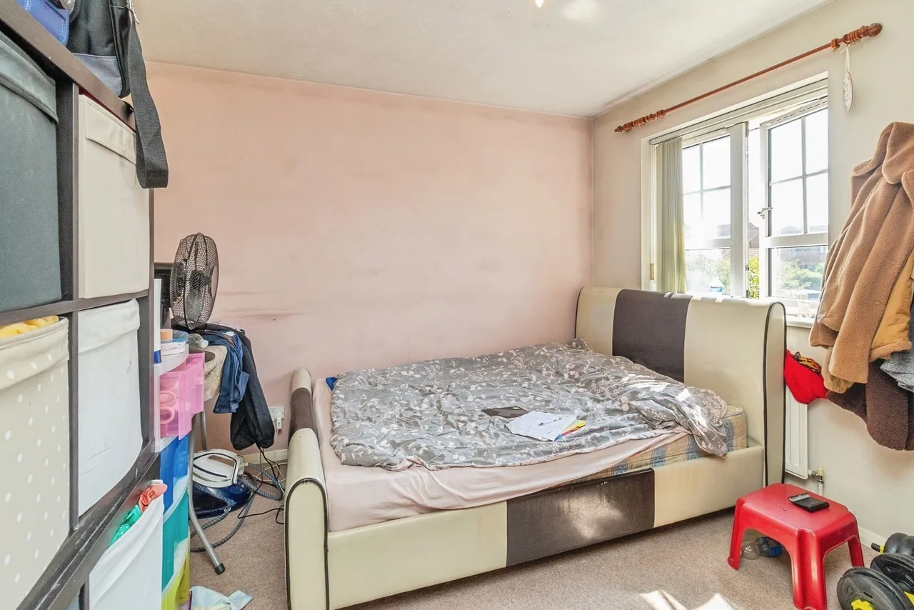 Wardle Place, Oldbrook, Milton Keynes, Buckinghamshire, MK6, photo 5