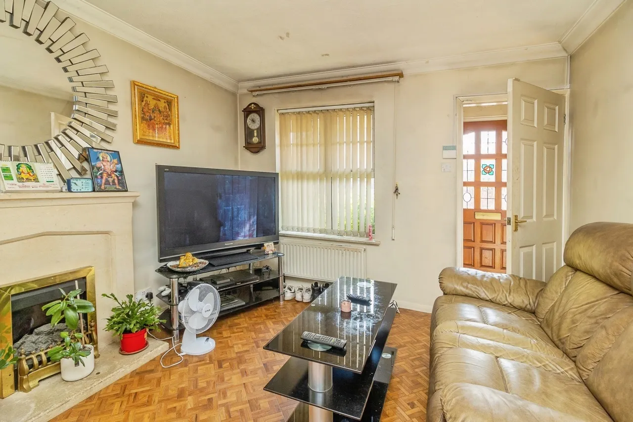 Wardle Place, Oldbrook, Milton Keynes, Buckinghamshire, MK6, photo 4