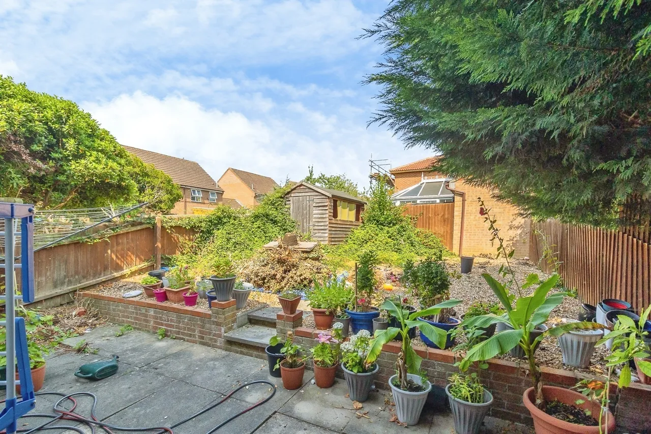 Wardle Place, Oldbrook, Milton Keynes, Buckinghamshire, MK6, photo 11