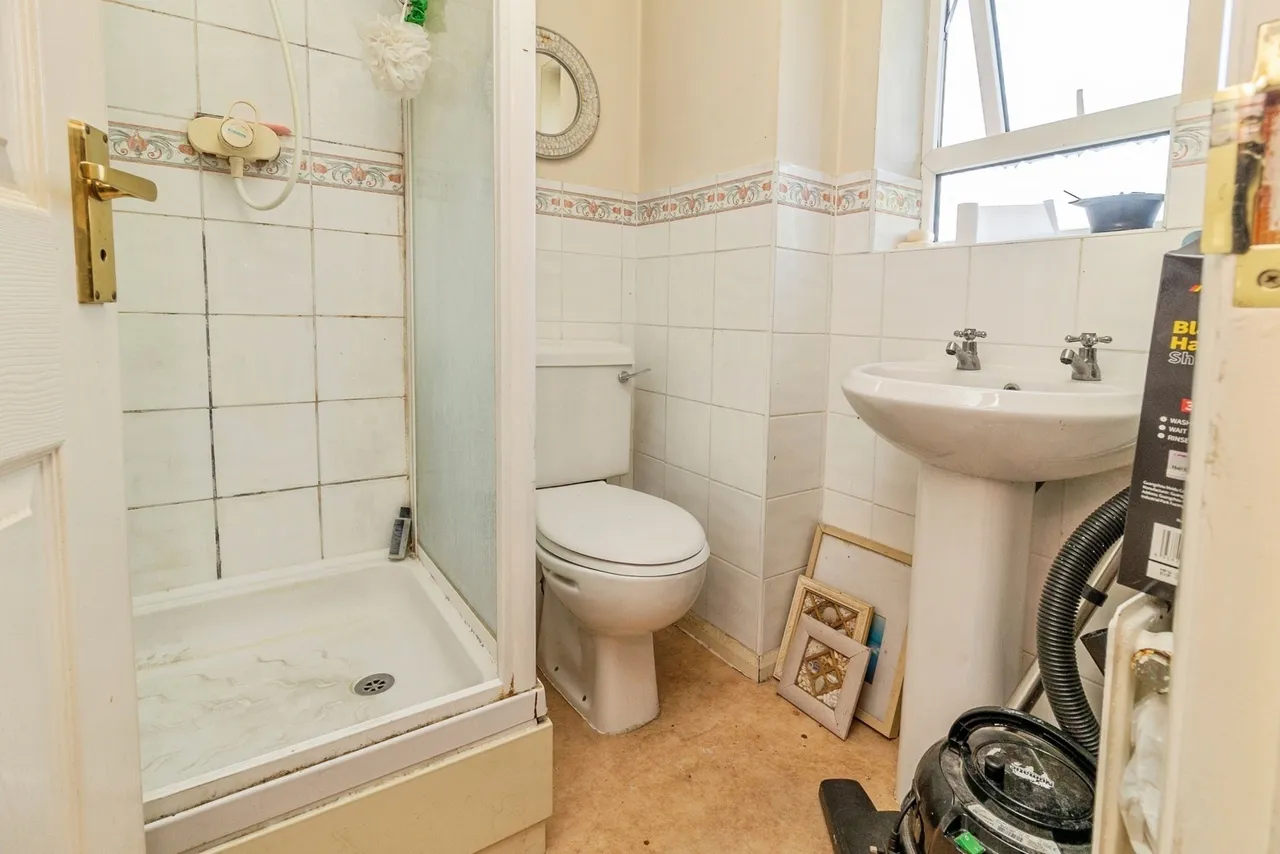 Wardle Place, Oldbrook, Milton Keynes, Buckinghamshire, MK6, photo 20