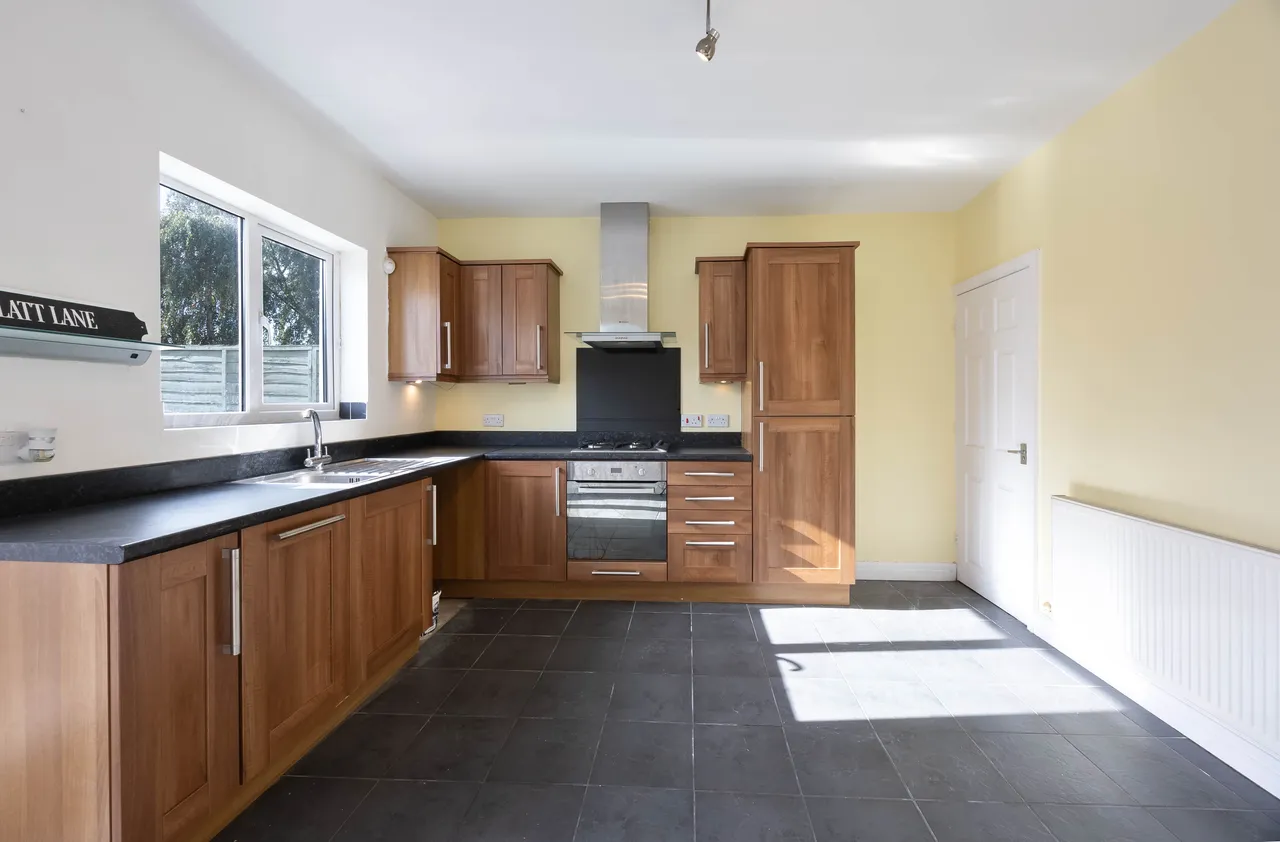 Platt Lane, Standish, photo 7