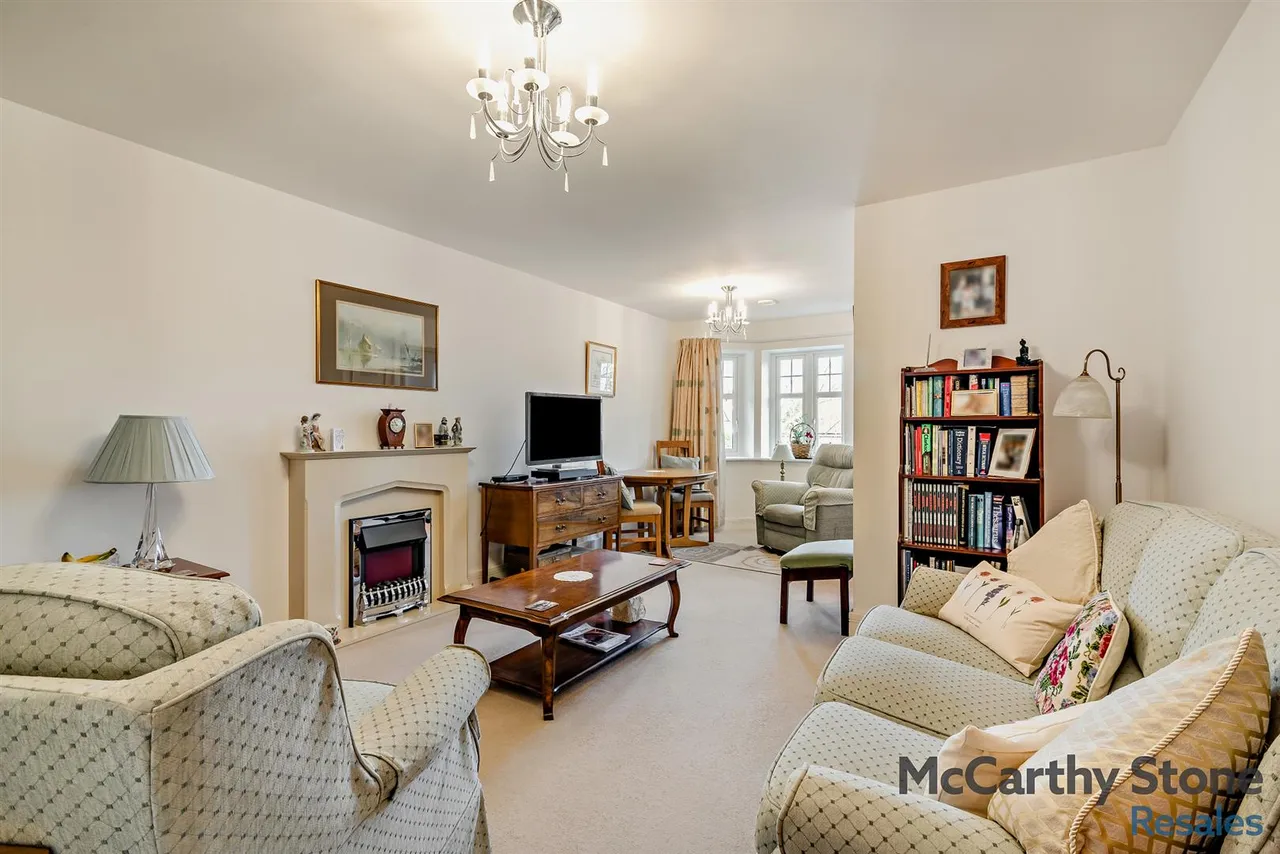 Crowborough Hill, Crowborough, TN6, photo 2