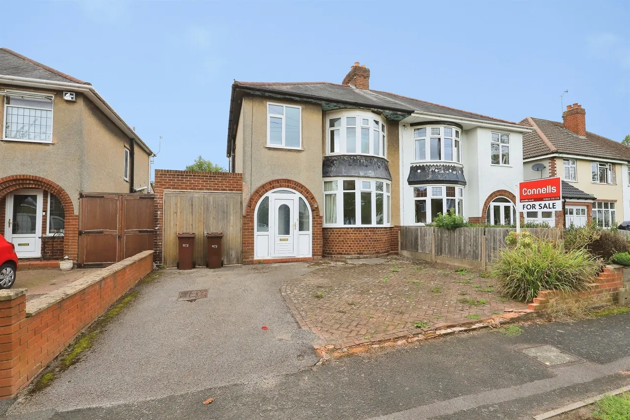 3 bed house for sale, Wychbury Road, Finchfield, WV3