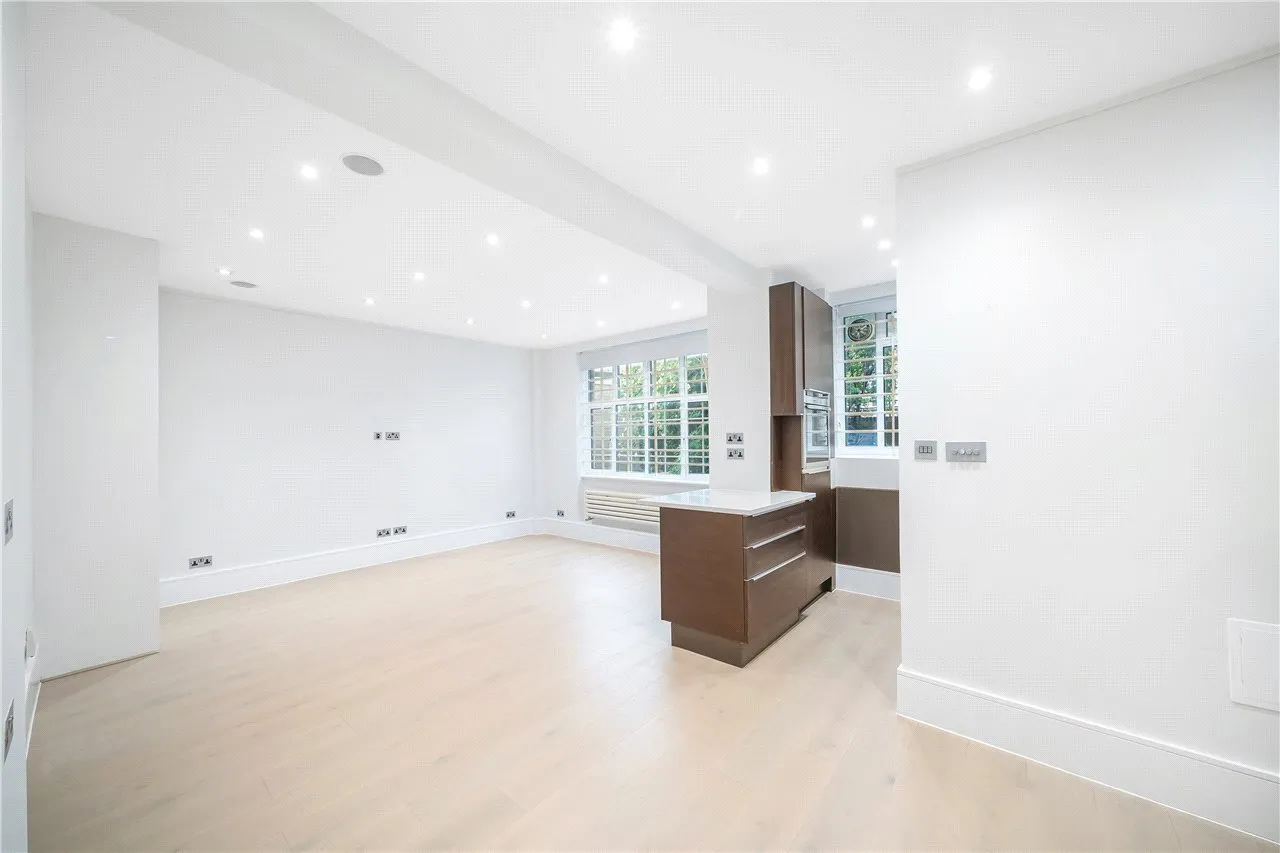 flat for sale — Kenton Court, Kensington High Street, London, W14