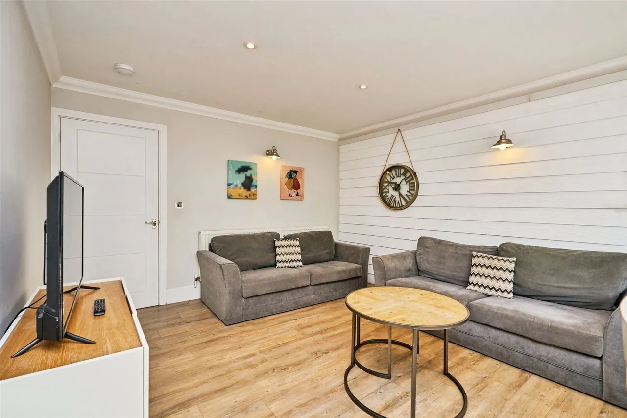 Fort Warden Road, Totland Bay, PO39, photo 6