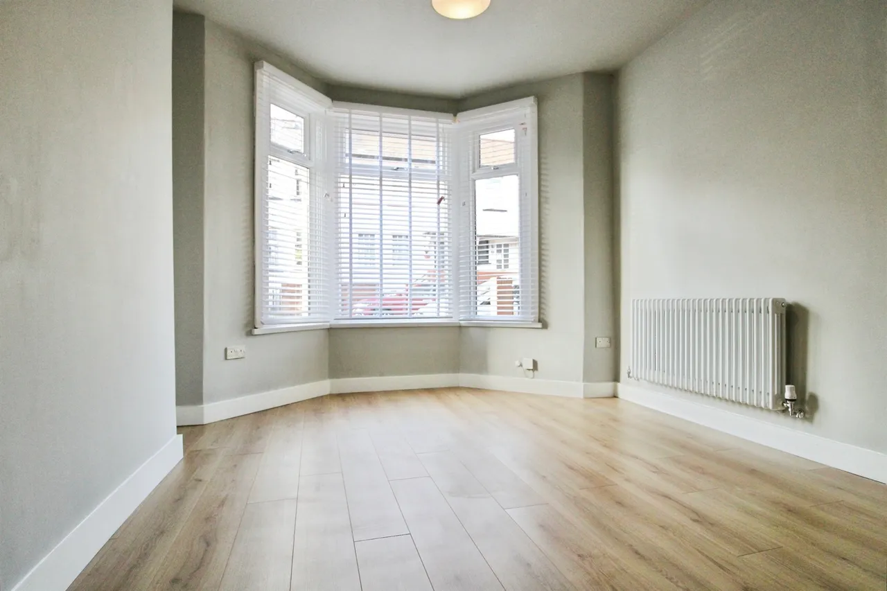 Andrew Road, Penarth, CF64, photo 4