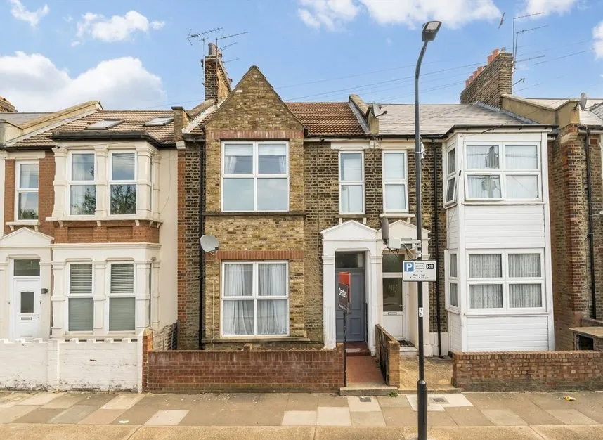 3 bed house for sale — Harley Road, Willesden Junction, NW10