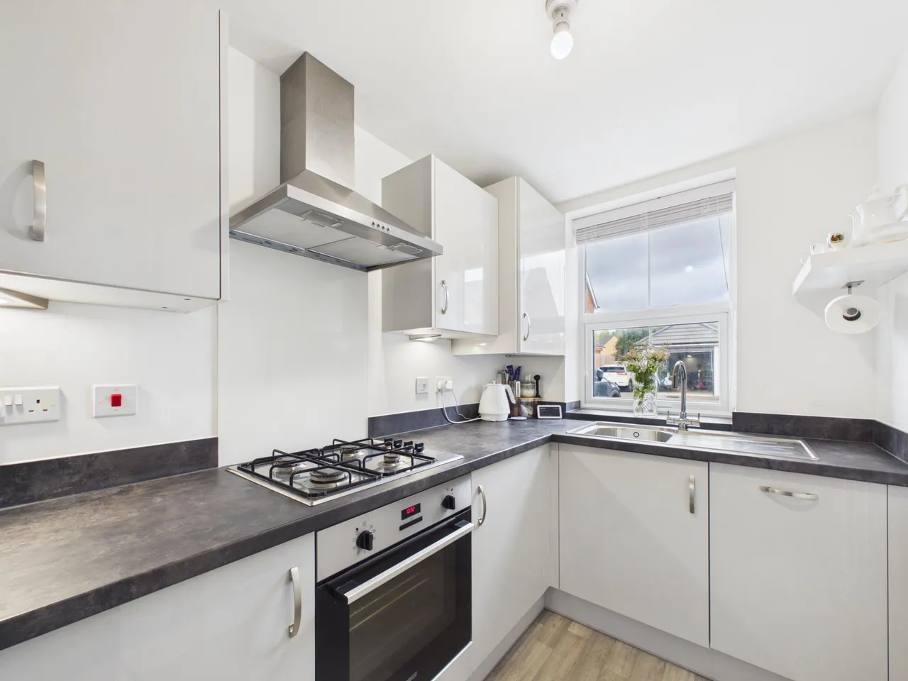 Heol Sirhowy, Caldicot, NP26, photo 6