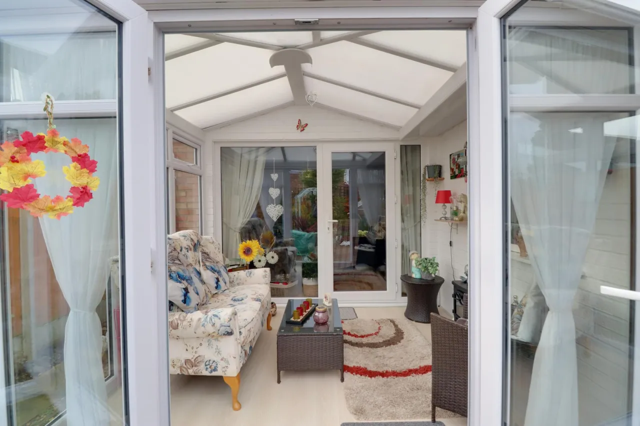 Sharnbrook Drive, Crewe, photo 3