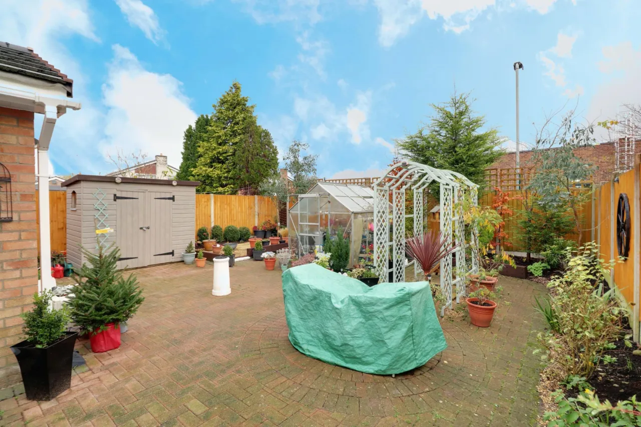 Sharnbrook Drive, Crewe, photo 4