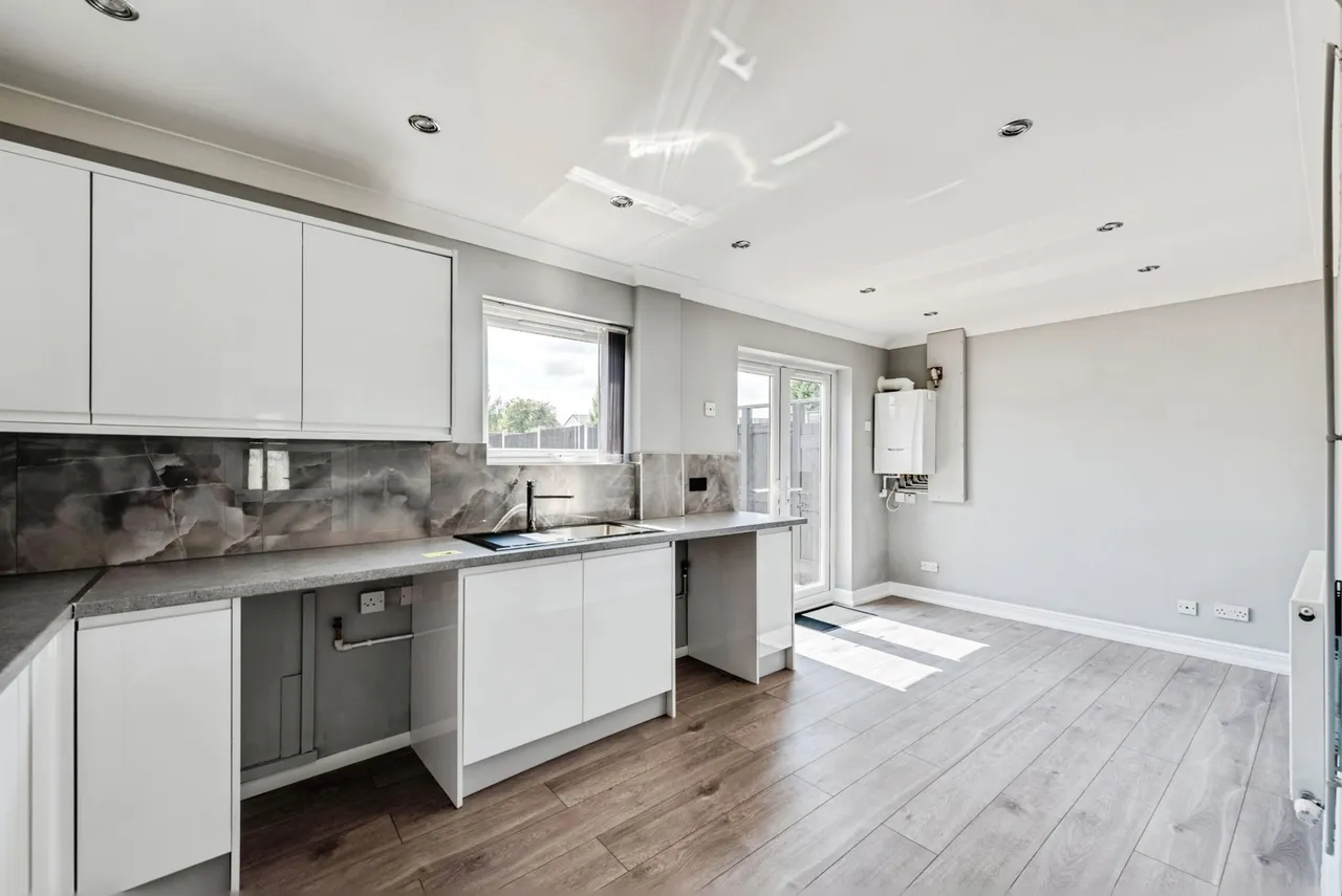 Marston Avenue, Swindon, Wiltshire, SN2, photo 7