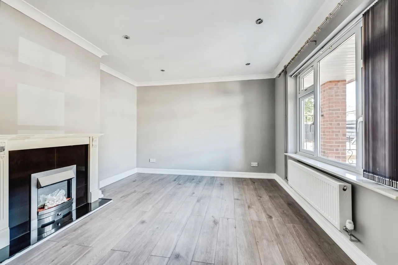 Marston Avenue, Swindon, Wiltshire, SN2, photo 6