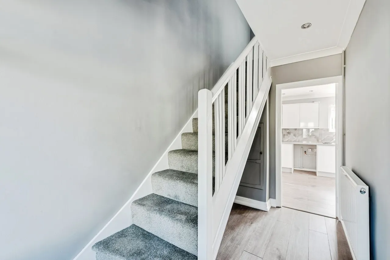 Marston Avenue, Swindon, Wiltshire, SN2, photo 3