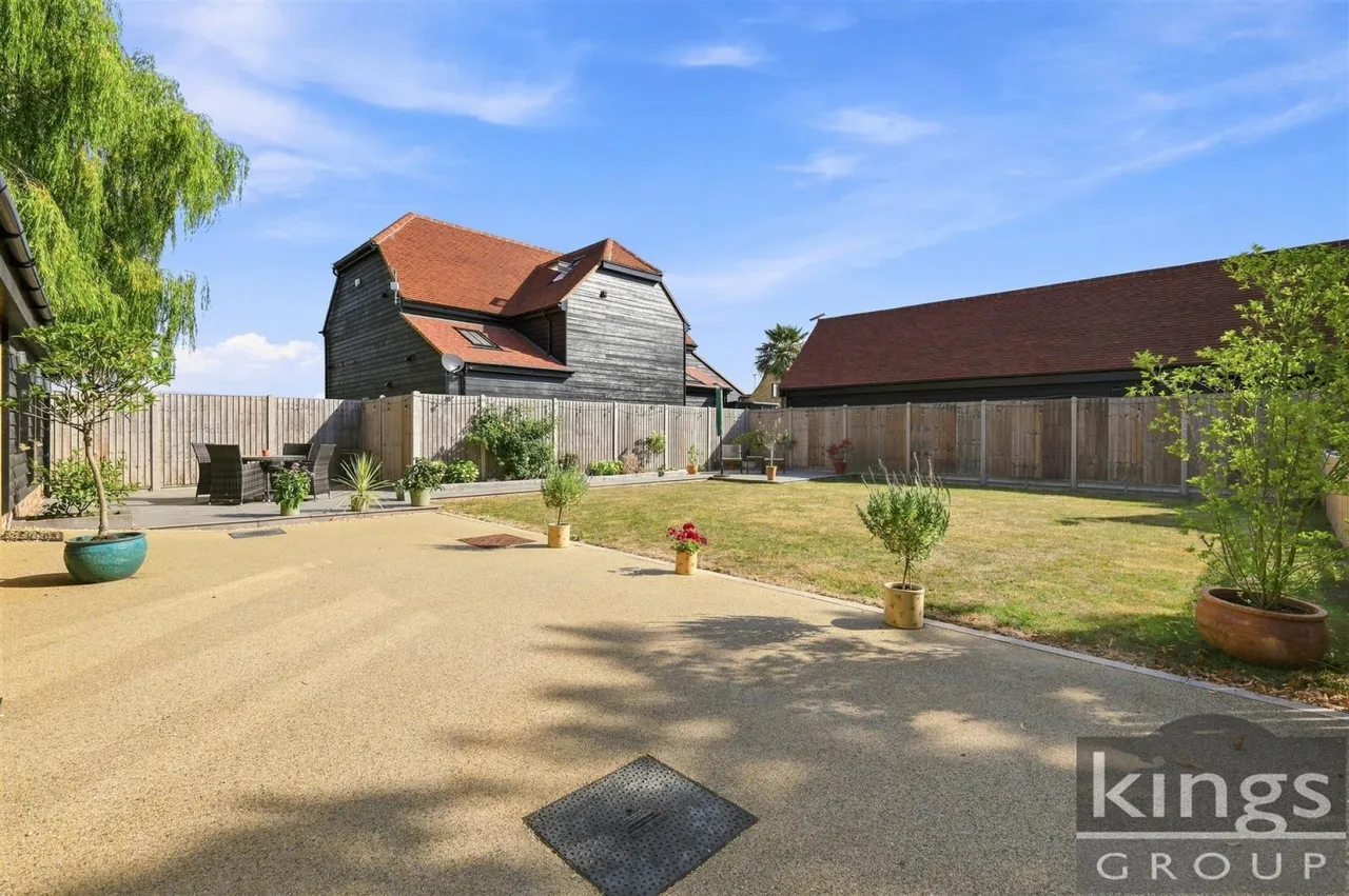 Threshers Bush, Harlow, photo 19