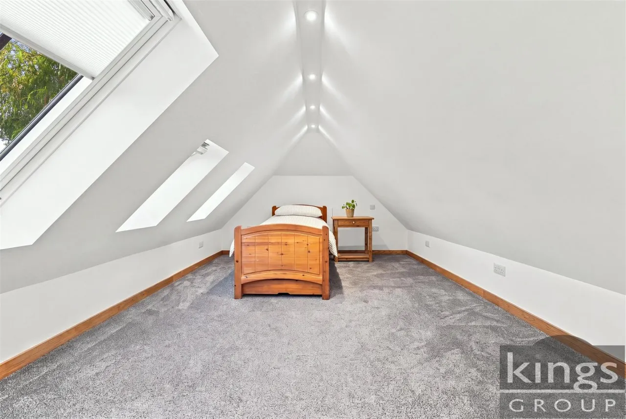 Threshers Bush, Harlow, photo 16