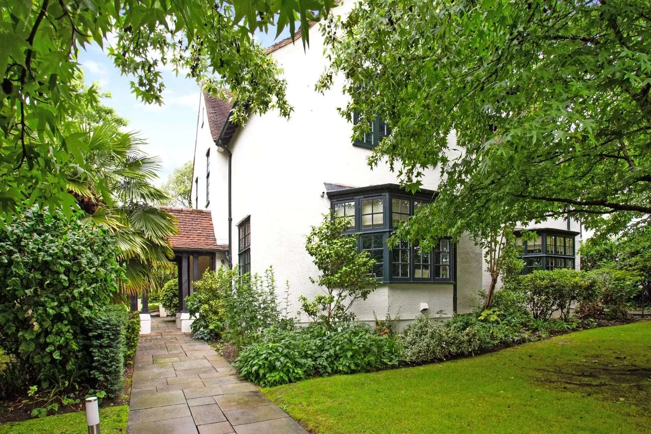 The Bishops Avenue, London, N2 0AN, photo 10