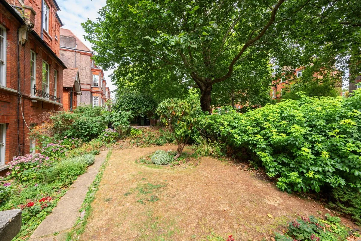 Fitzjohns Avenue, London, NW3, photo 20