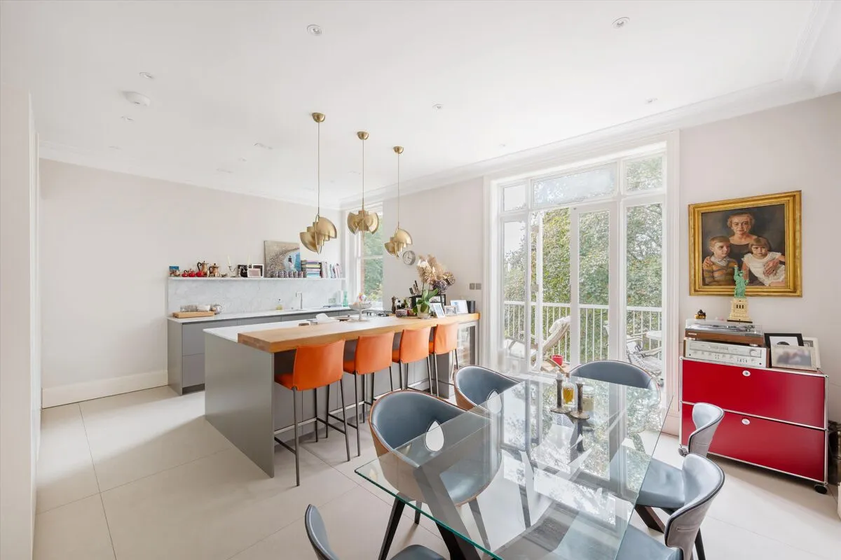 4 bed flat for sale, Fitzjohns Avenue, London, NW3