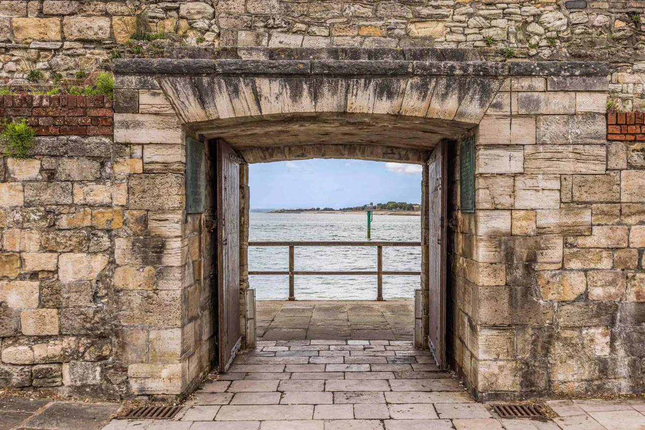 Old Portsmouth, Hampshire, photo 35