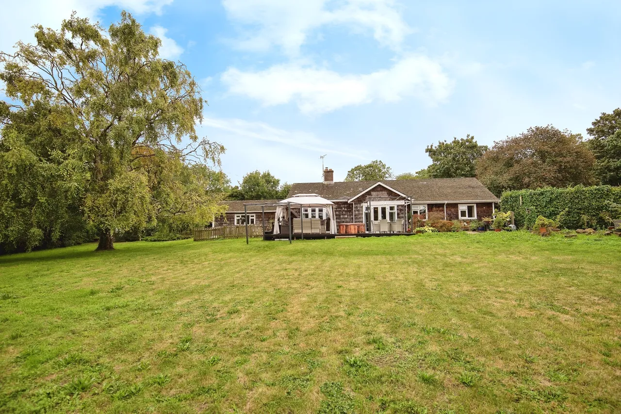 5 bed property for sale — Pilgrims Way, Maidstone, Kent, ME17