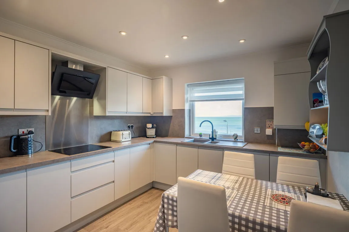 Cwrt Y Coleg, Rhos On Sea, Colwyn Bay, Conwy, LL28 4HR, photo 6