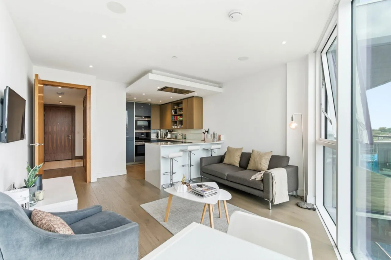 Pinnacle House, Battersea Reach, photo 2