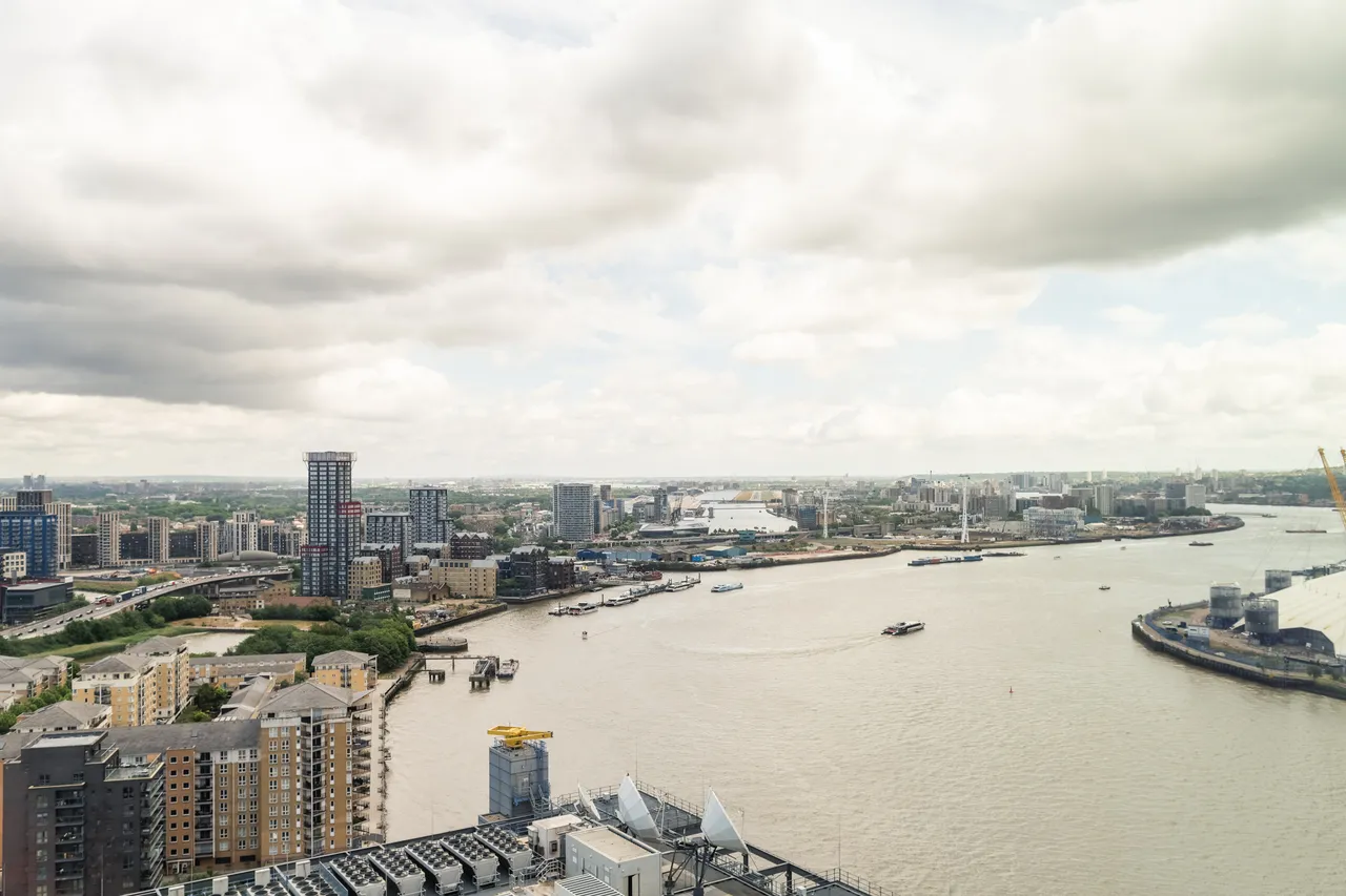 Fairmont Avenue, London, E14, photo 40